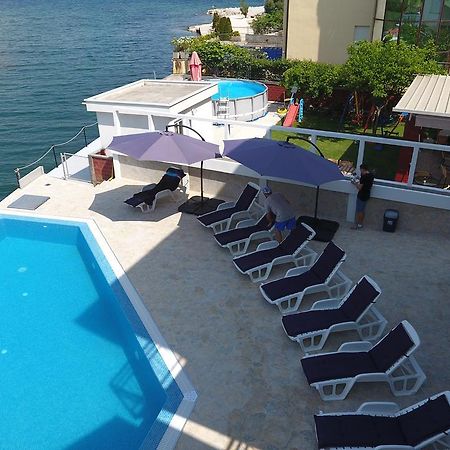 Apartments Riverside Херцег-Новий Екстер'єр фото