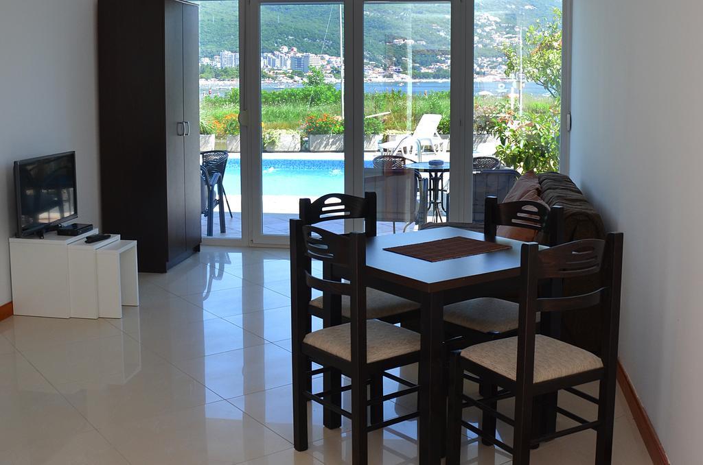 Apartments Riverside Херцег-Новий Номер фото
