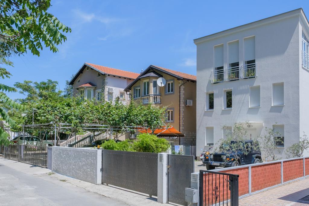 Apartments Riverside Херцег-Новий Екстер'єр фото